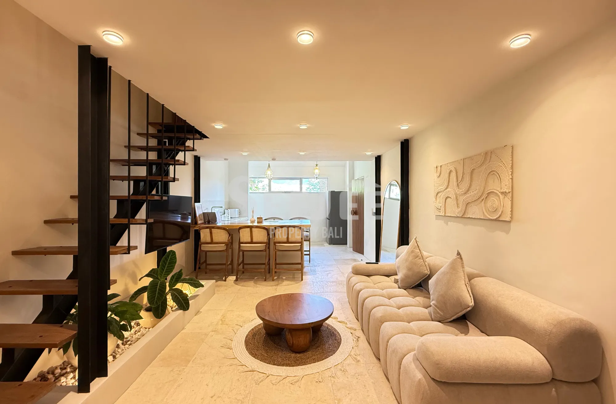 A THOUGHTFULLY DESIGNED TWO-BEDROOM HOME ABOVE THE ORDINARY - SALS013