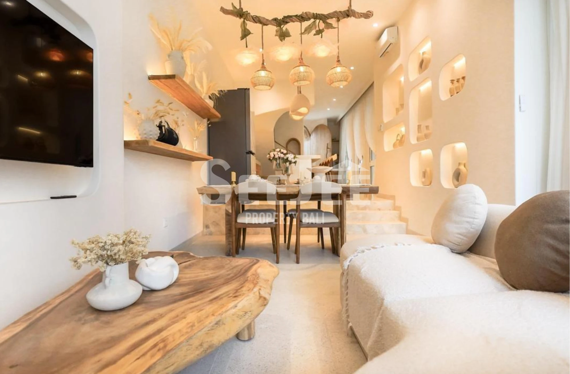 A TROPICAL OASIS WHERE MODERN ELEGANCE MEETS THE SOFTER SIDE OF BALI - SDLC171