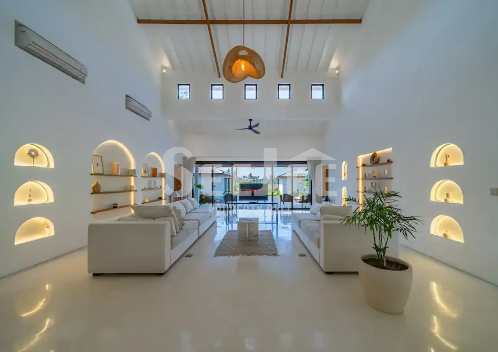 ESCAPE TO 4 BR RICE-FIELD POOL VILLA UBUD, A PEACEFUL RETREAT IN THE HEART OF UBUD, SURROUNDED BY PANORAMIC RICE FIELD VIEWS AND LUSH TROPICAL GARDENS - SVLU008